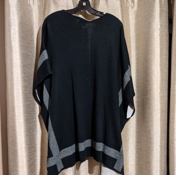 Black and white wrap - Picture 4 of 4